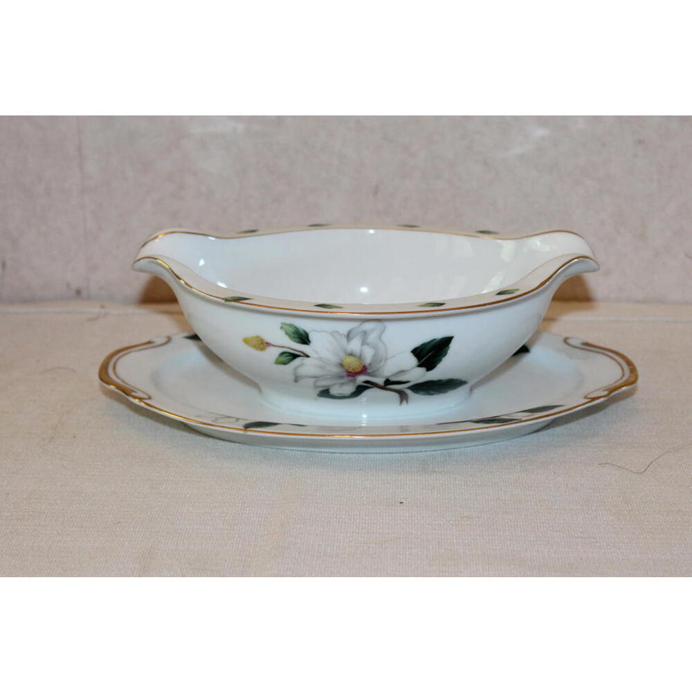 Vintage Seyei Fall Camellia Gravy Boat with Attached Underplate – Japan